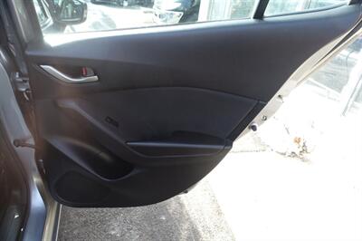 2016 Mazda Mazda3 i Touring   - Photo 17 - Newark, NJ 07104
