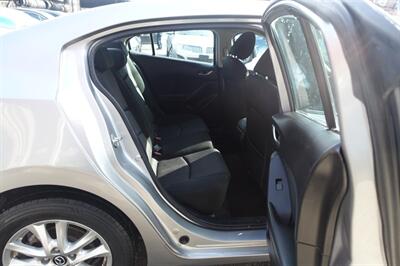 2016 Mazda Mazda3 i Touring   - Photo 16 - Newark, NJ 07104