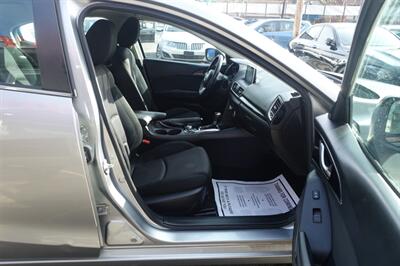 2016 Mazda Mazda3 i Touring   - Photo 14 - Newark, NJ 07104