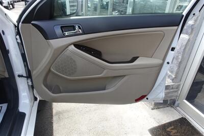 2013 Kia Optima EX   - Photo 15 - Newark, NJ 07104
