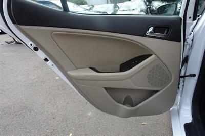 2013 Kia Optima EX   - Photo 12 - Newark, NJ 07104