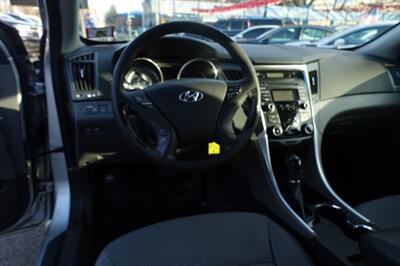 2012 Hyundai SONATA GLS   - Photo 16 - Newark, NJ 07104