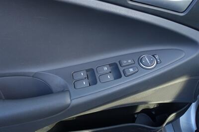 2012 Hyundai SONATA GLS   - Photo 11 - Newark, NJ 07104