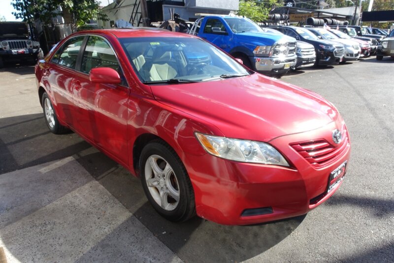 2008 Toyota Camry LE photo 2