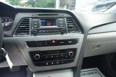 2015 Hyundai SONATA SE   - Photo 18 - Newark, NJ 07104