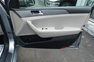 2015 Hyundai SONATA SE   - Photo 15 - Newark, NJ 07104