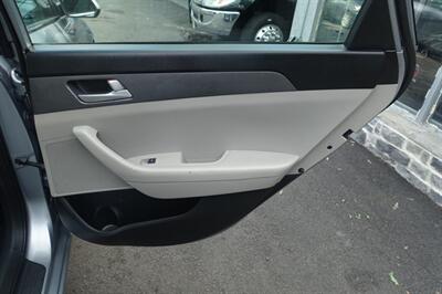2015 Hyundai SONATA SE   - Photo 17 - Newark, NJ 07104