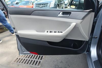 2015 Hyundai SONATA SE   - Photo 10 - Newark, NJ 07104