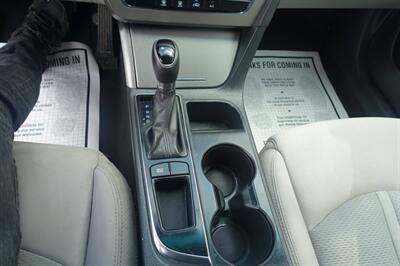 2015 Hyundai SONATA SE   - Photo 20 - Newark, NJ 07104