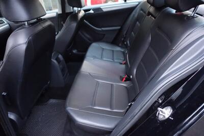 2017 Volkswagen Jetta 1.4T SE   - Photo 16 - Newark, NJ 07104