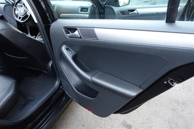 2017 Volkswagen Jetta 1.4T SE   - Photo 22 - Newark, NJ 07104