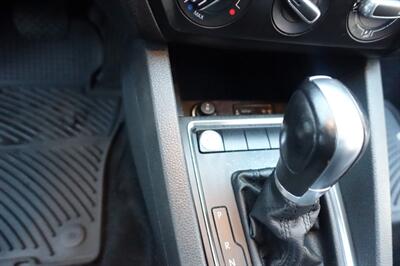 2017 Volkswagen Jetta 1.4T SE   - Photo 28 - Newark, NJ 07104
