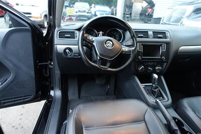 2017 Volkswagen Jetta 1.4T SE   - Photo 18 - Newark, NJ 07104