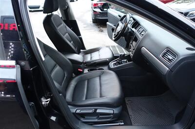2017 Volkswagen Jetta 1.4T SE   - Photo 19 - Newark, NJ 07104