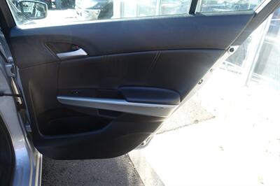 2009 Honda Accord EX-L   - Photo 17 - Newark, NJ 07104