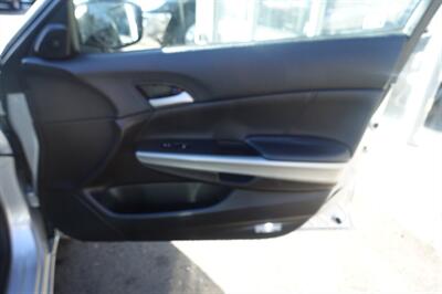 2009 Honda Accord EX-L   - Photo 15 - Newark, NJ 07104