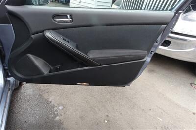 2011 Nissan Altima 2.5 S   - Photo 12 - Newark, NJ 07104