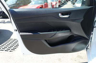 2022 Hyundai ACCENT SE   - Photo 10 - Newark, NJ 07104