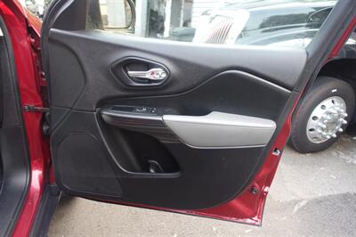 2014 Jeep Cherokee Limited   - Photo 15 - Newark, NJ 07104