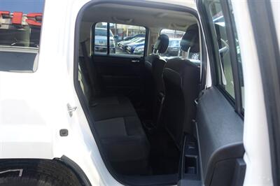 2017 Jeep Patriot Latitude   - Photo 16 - Newark, NJ 07104