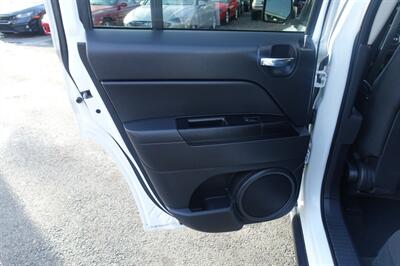 2017 Jeep Patriot Latitude   - Photo 12 - Newark, NJ 07104