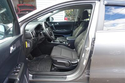 2017 Kia Sportage LX   - Photo 9 - Newark, NJ 07104