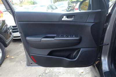 2017 Kia Sportage LX   - Photo 10 - Newark, NJ 07104