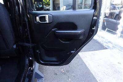 2018 Jeep Wrangler Sport   - Photo 17 - Newark, NJ 07104