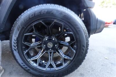 2018 Jeep Wrangler Sport   - Photo 27 - Newark, NJ 07104