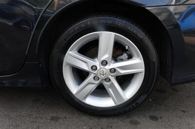 2012 Toyota Camry SE   - Photo 23 - Newark, NJ 07104