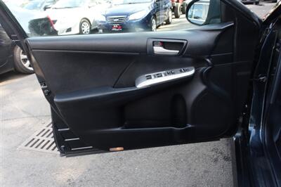 2012 Toyota Camry SE   - Photo 10 - Newark, NJ 07104