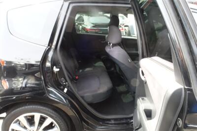 2013 Honda Fit Sport   - Photo 16 - Newark, NJ 07104
