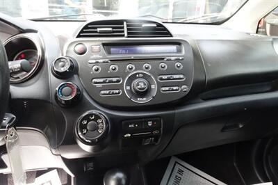 2013 Honda Fit Sport   - Photo 18 - Newark, NJ 07104