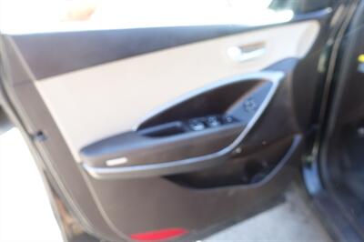 2017 Hyundai SANTA FE Sport 2.4L - Photo 14 - Newark, NJ 07104