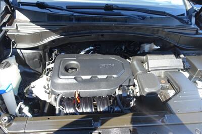 2017 Hyundai SANTA FE Sport 2.4L - Photo 28 - Newark, NJ 07104