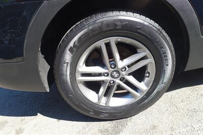 2017 Hyundai SANTA FE Sport 2.4L - Photo 11 - Newark, NJ 07104
