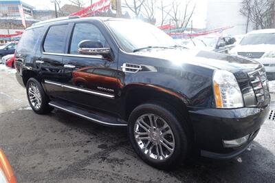 2011 Cadillac Escalade Luxury   - Photo 5 - Newark, NJ 07104