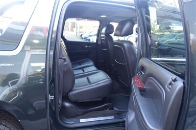 2013 Cadillac Escalade EXT Luxury   - Photo 16 - Newark, NJ 07104