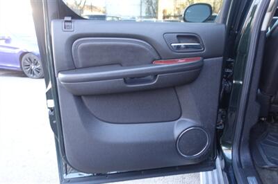 2013 Cadillac Escalade EXT Luxury   - Photo 13 - Newark, NJ 07104