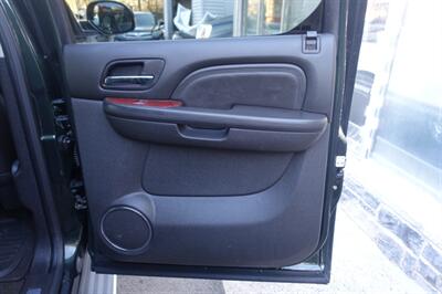 2013 Cadillac Escalade EXT Luxury   - Photo 17 - Newark, NJ 07104