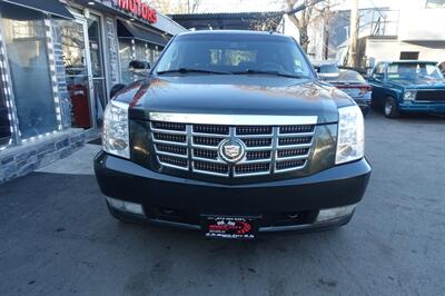 2013 Cadillac Escalade EXT Luxury   - Photo 2 - Newark, NJ 07104