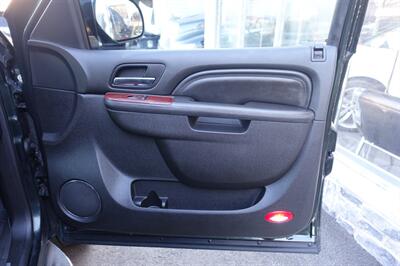 2013 Cadillac Escalade EXT Luxury   - Photo 15 - Newark, NJ 07104