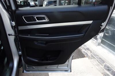 2017 Ford Explorer XLT   - Photo 17 - Newark, NJ 07104