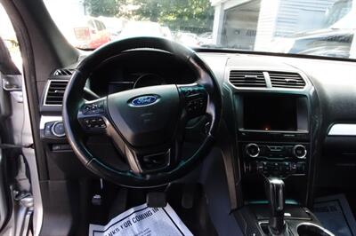 2017 Ford Explorer XLT   - Photo 13 - Newark, NJ 07104