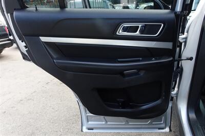 2017 Ford Explorer XLT   - Photo 12 - Newark, NJ 07104