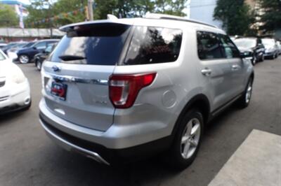 2017 Ford Explorer XLT   - Photo 8 - Newark, NJ 07104