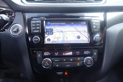 2016 Nissan Rogue SL - Photo 20 - Newark, NJ 07104