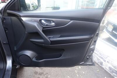 2016 Nissan Rogue SL - Photo 15 - Newark, NJ 07104