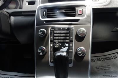 2012 Volvo S60 T5   - Photo 17 - Newark, NJ 07104