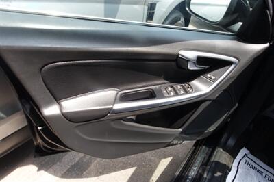 2012 Volvo S60 T5   - Photo 8 - Newark, NJ 07104